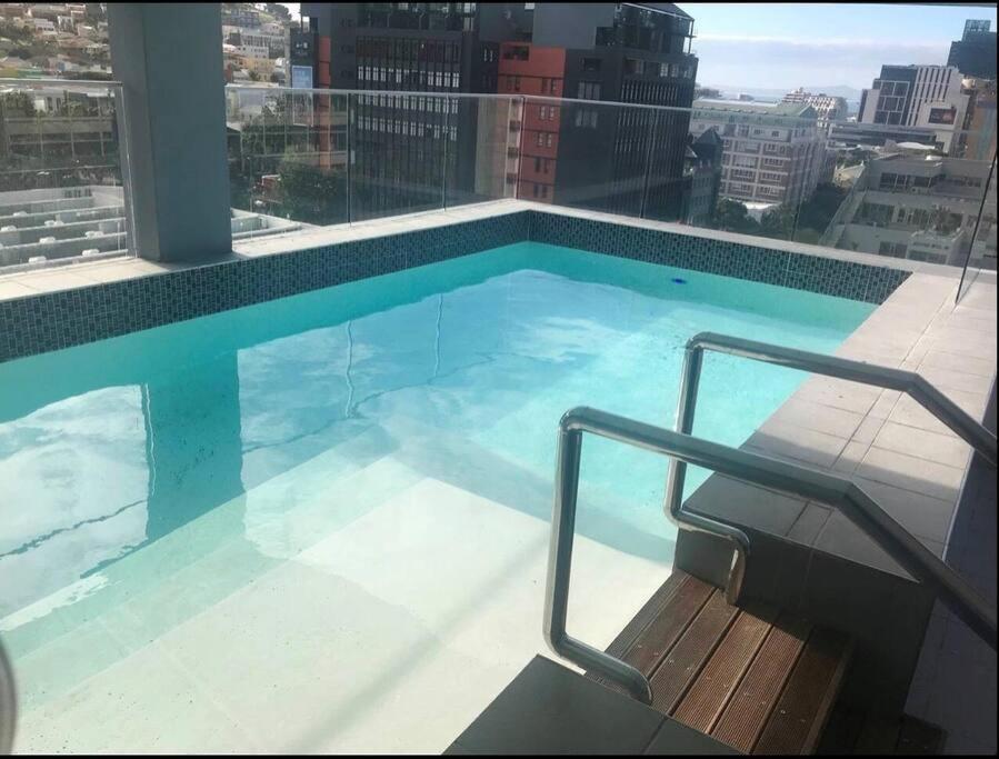 Stunning Studio Apartment In Cbd Κέιπ Τάουν Εξωτερικό φωτογραφία