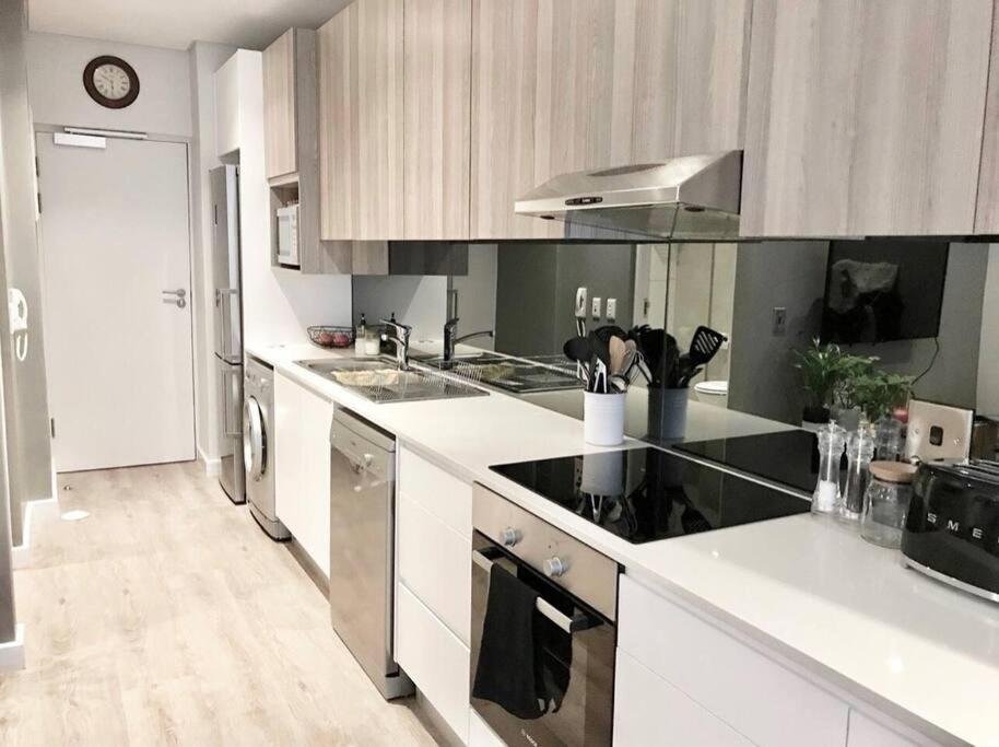 Stunning Studio Apartment In Cbd Κέιπ Τάουν Εξωτερικό φωτογραφία